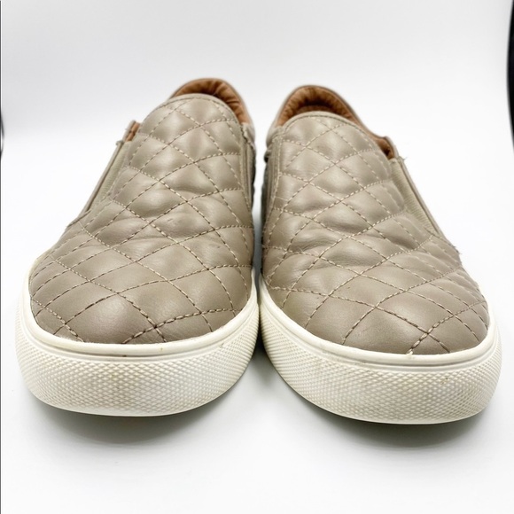 Steve Madden Ecentrcq Low Top Slip On Sneakers - Picture 3 of 8